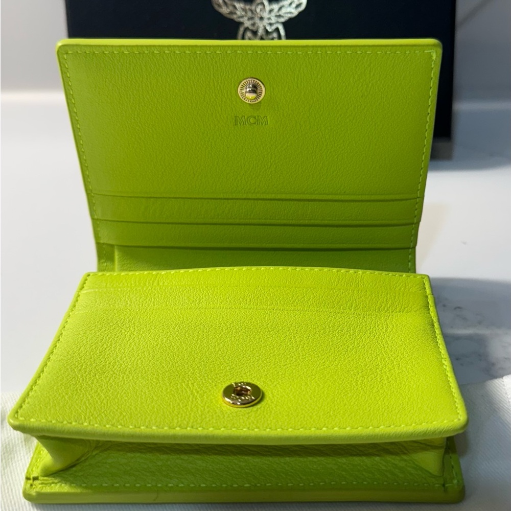 NIB MCM 🔥RARE Bifold Neon Wallet with COA, Dust Bag, and Box. - Picture 7 of 8